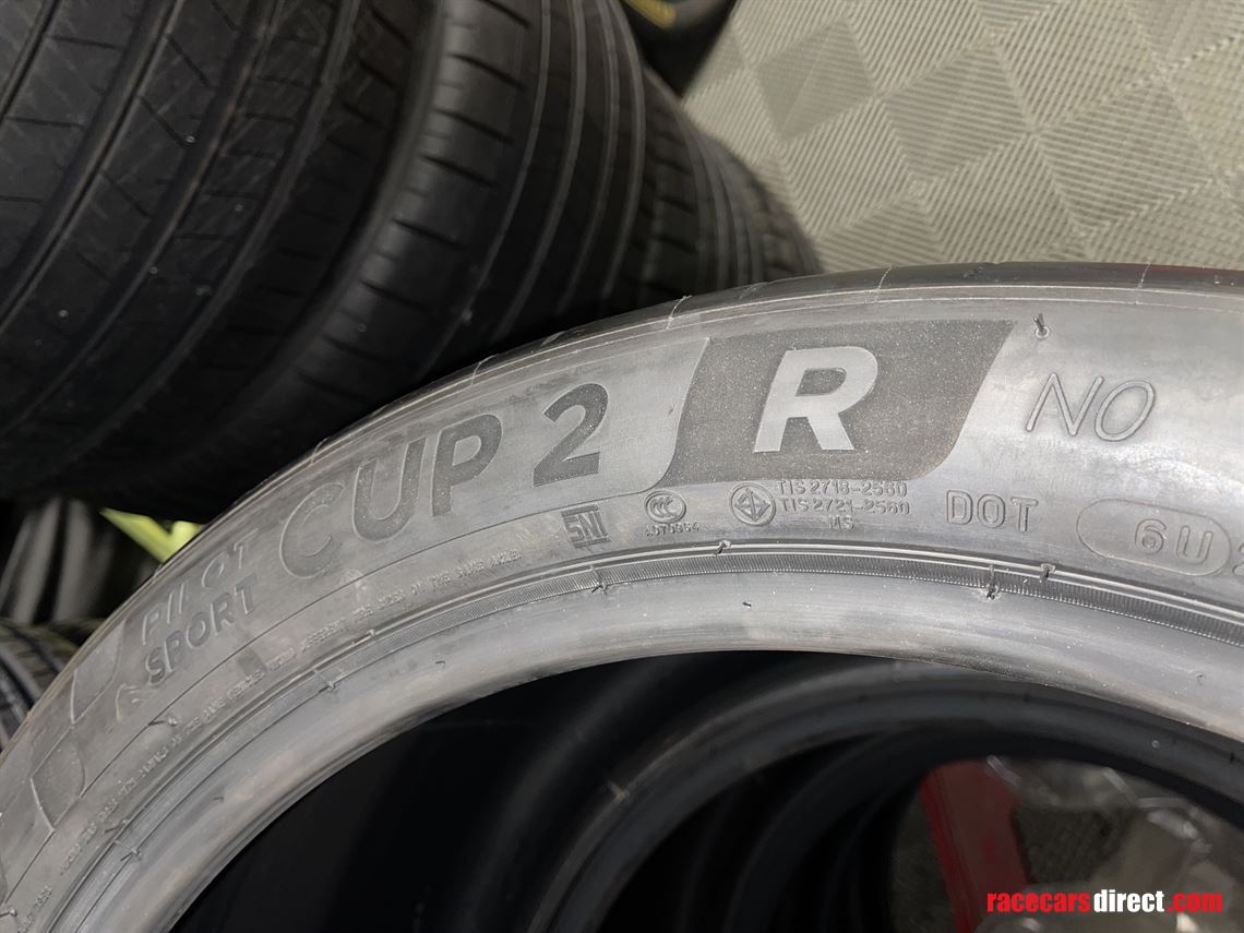 cup2r-porsche-911-gt3-rs-tyres