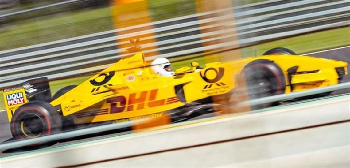 2026-grand-prix-driving-seats-available