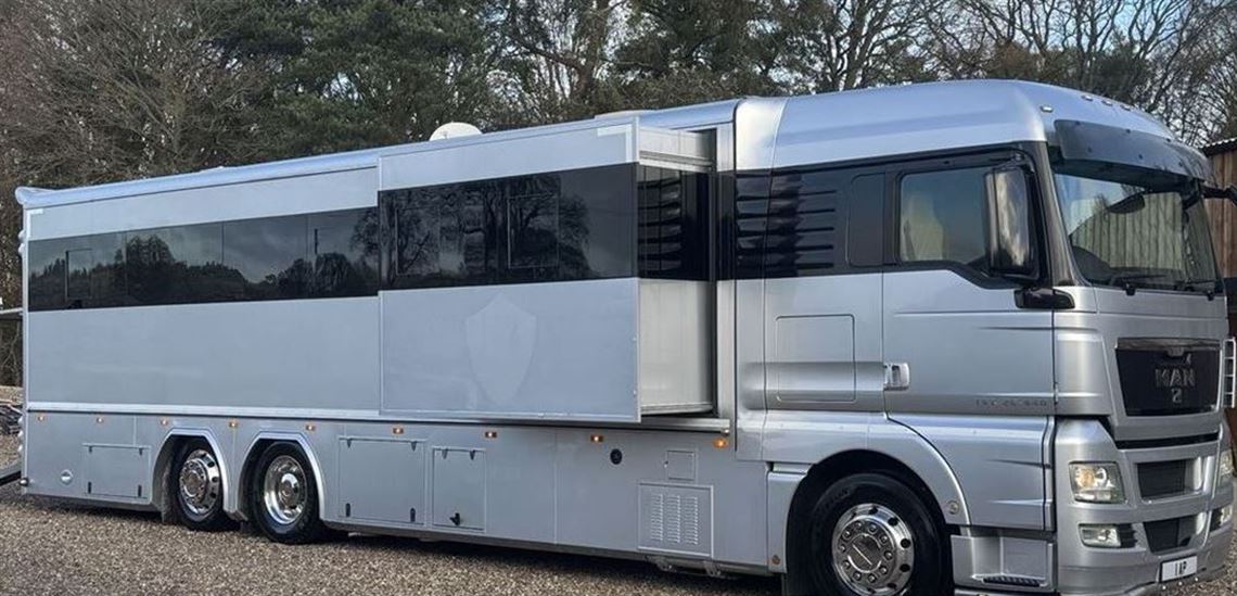 2018-equicruiser-motorhome-race-truck-with-ga