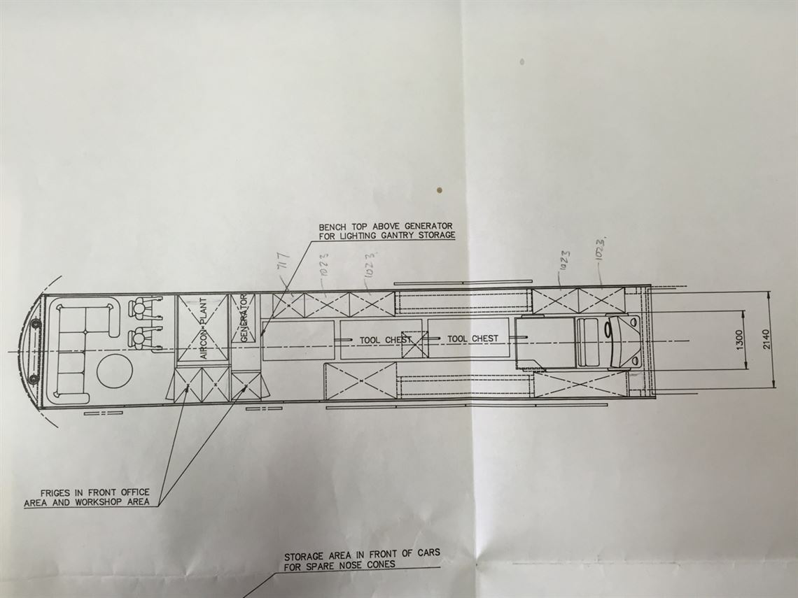 2-formula-car-or-2-prototype-transporter