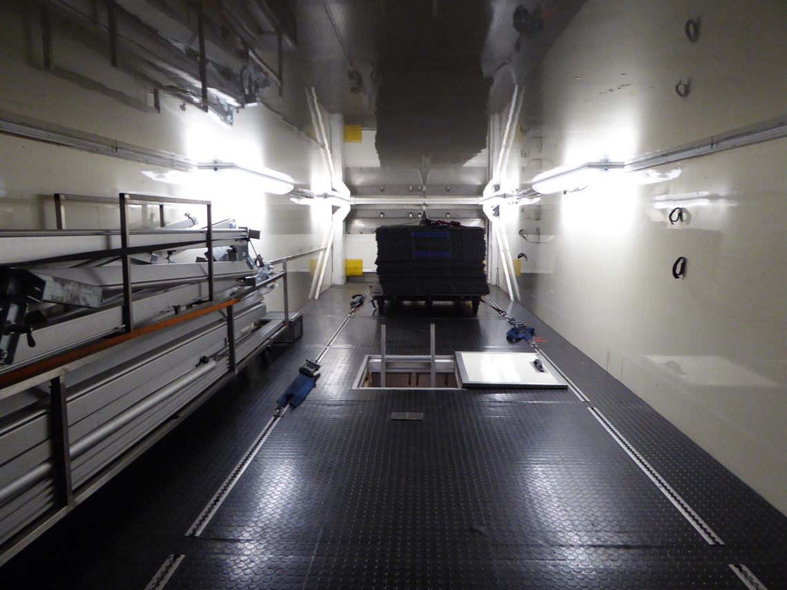 2-formula-car-or-2-prototype-transporter