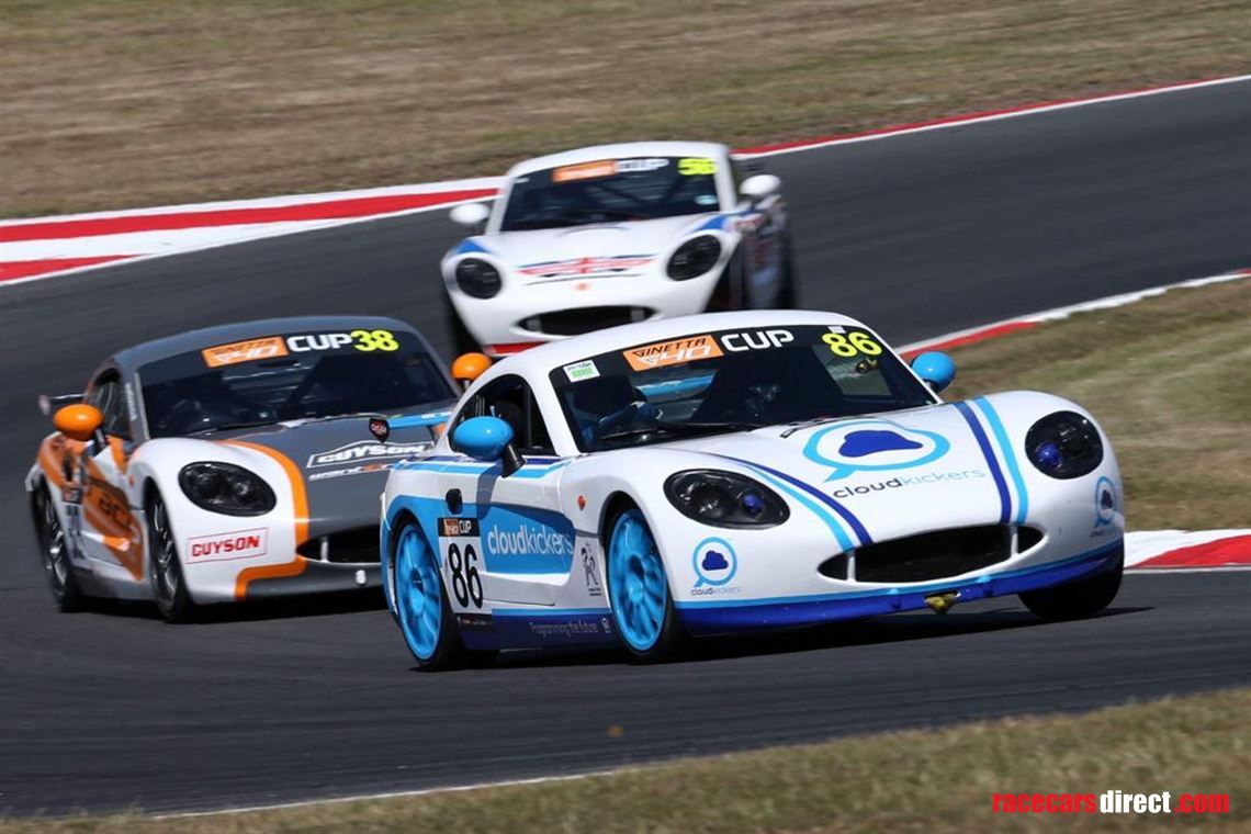 competitive-ginetta-g40-cupgrdc-race-car