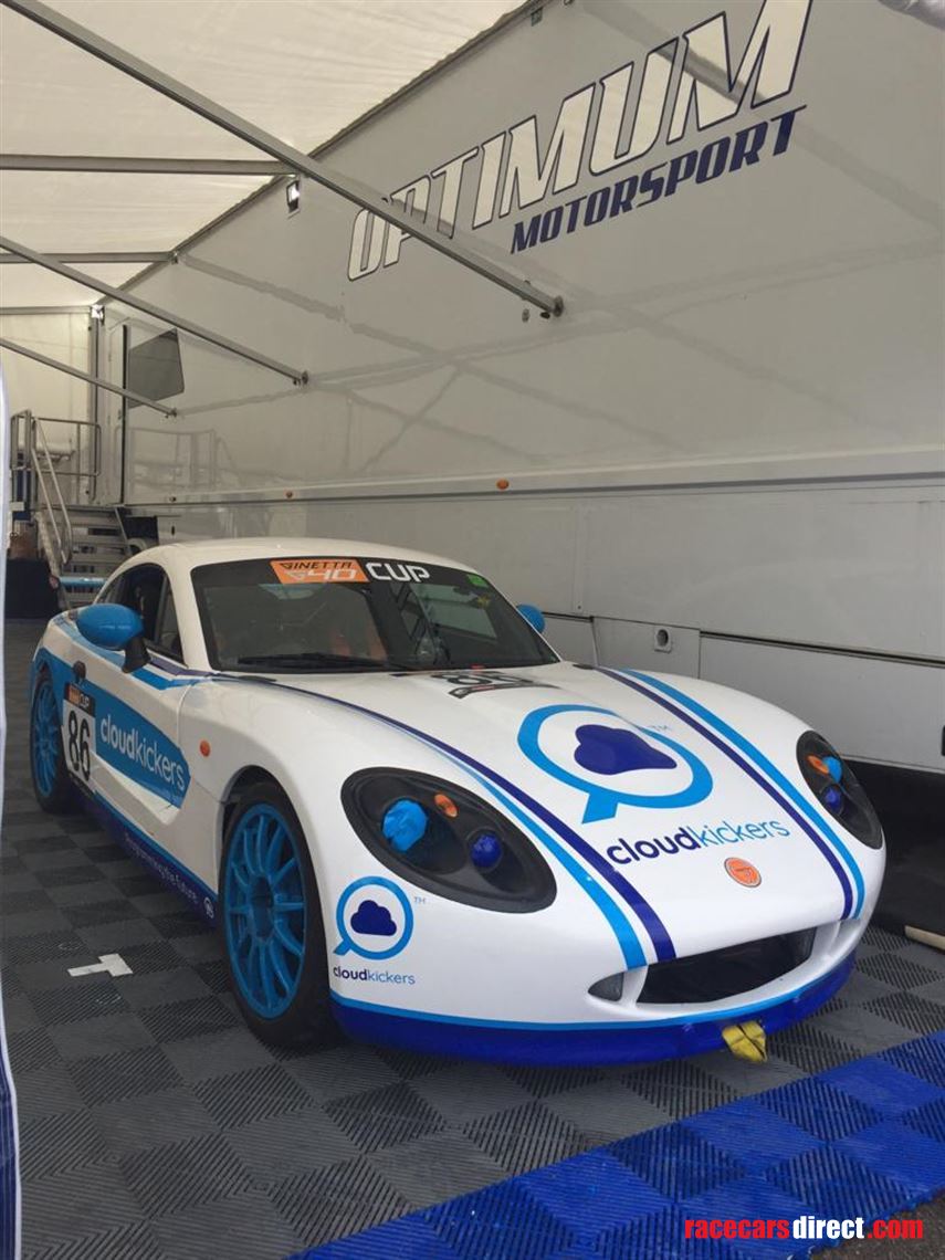 competitive-ginetta-g40-cupgrdc-race-car