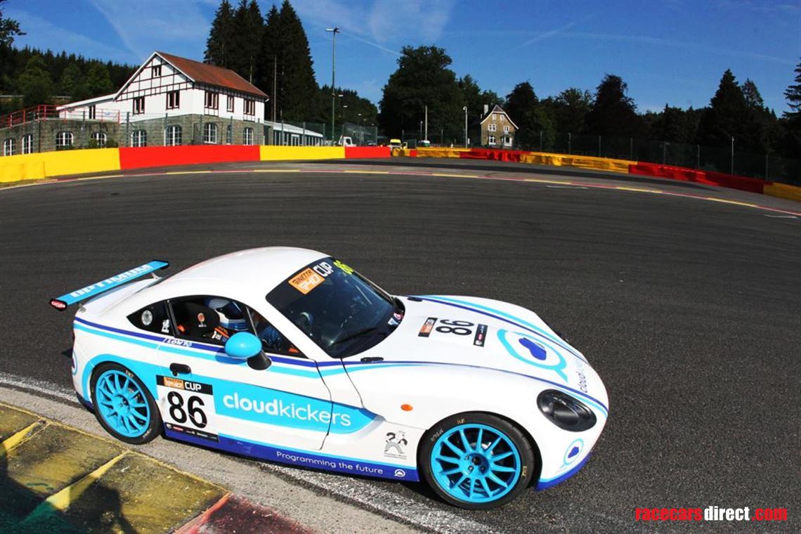 competitive-ginetta-g40-cupgrdc-race-car
