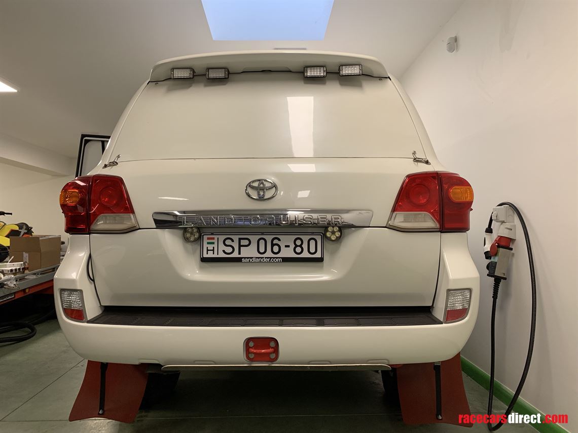 toyota-land-cruiser-vdj-200-t2-rally-raid-car