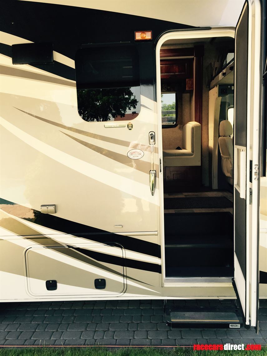 luxury-camper-mercedes-sprinter-solera