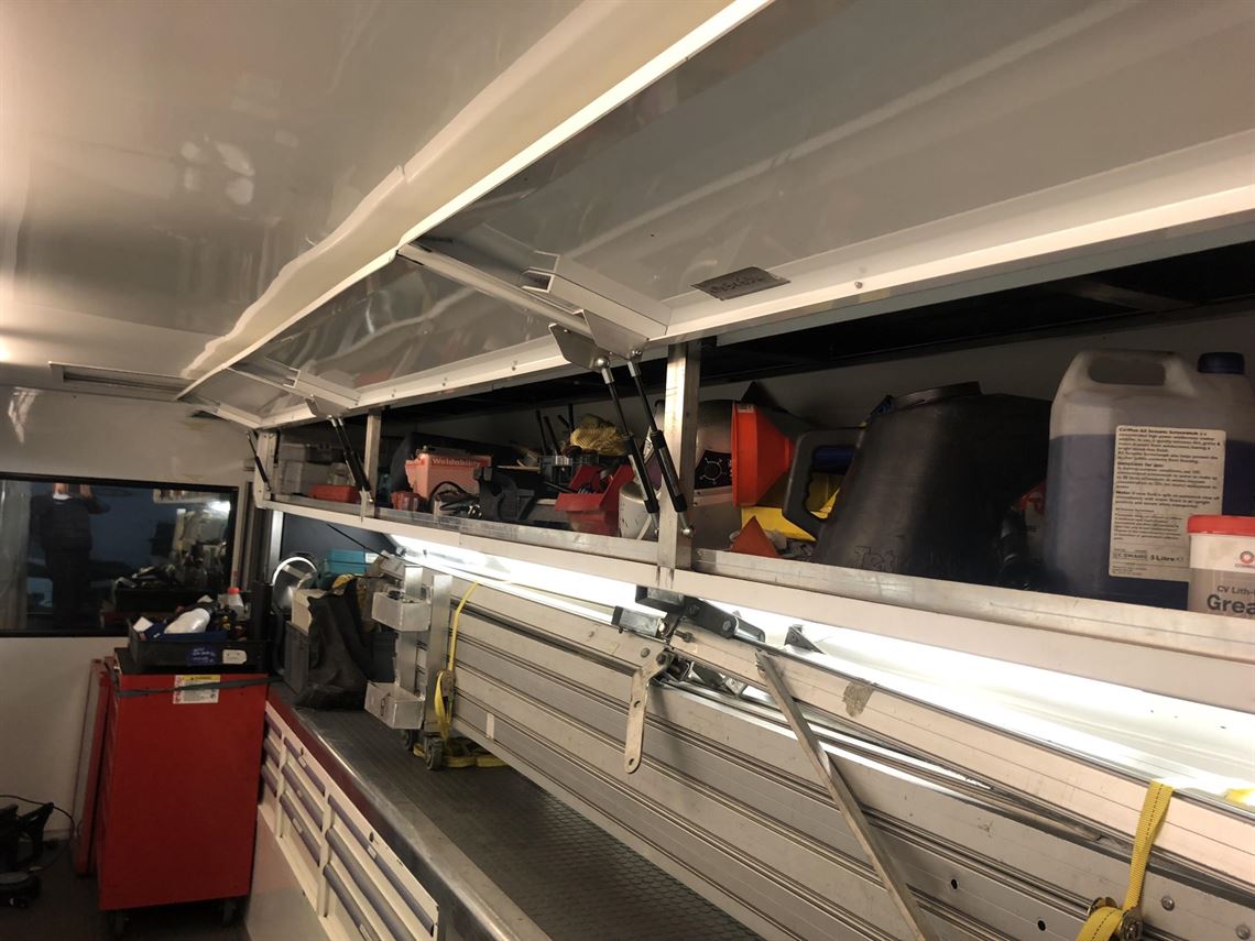 2-car-transporter-with-living-workshop