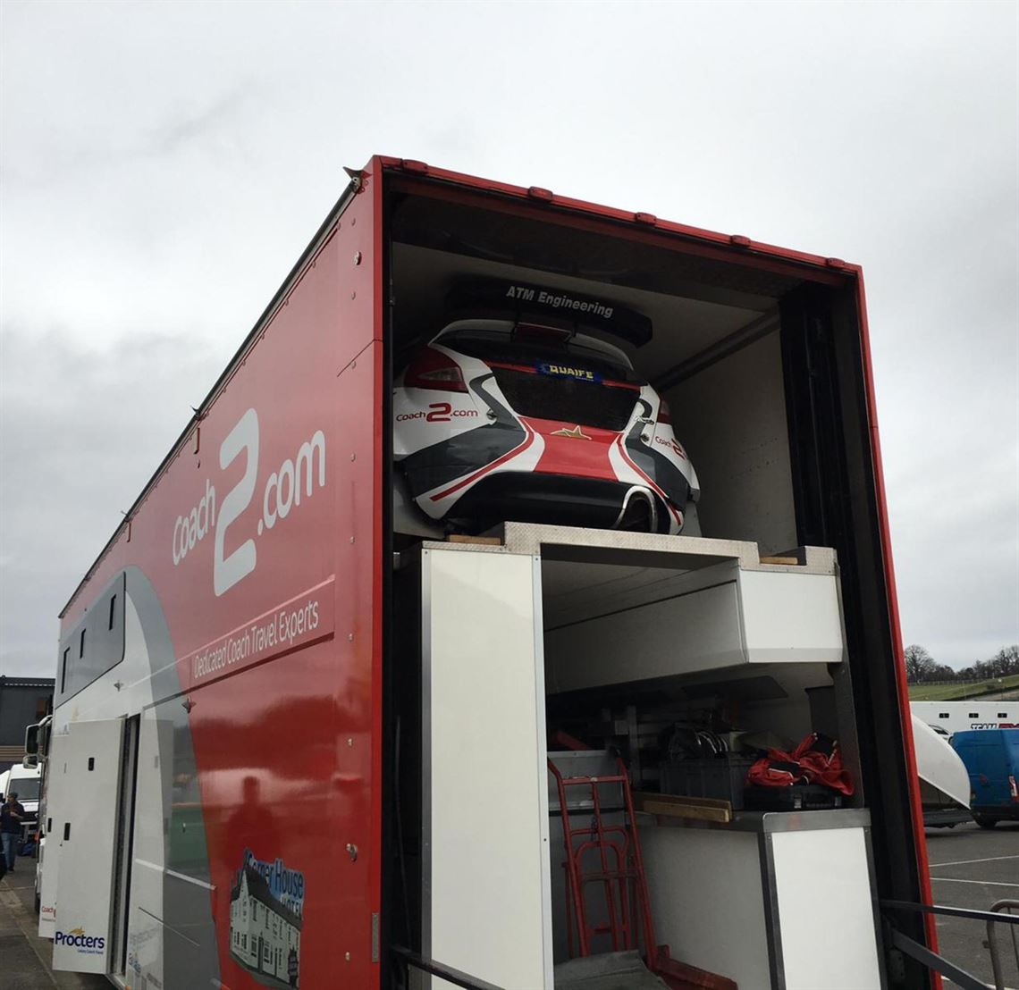 2-car-transporter-with-living-workshop