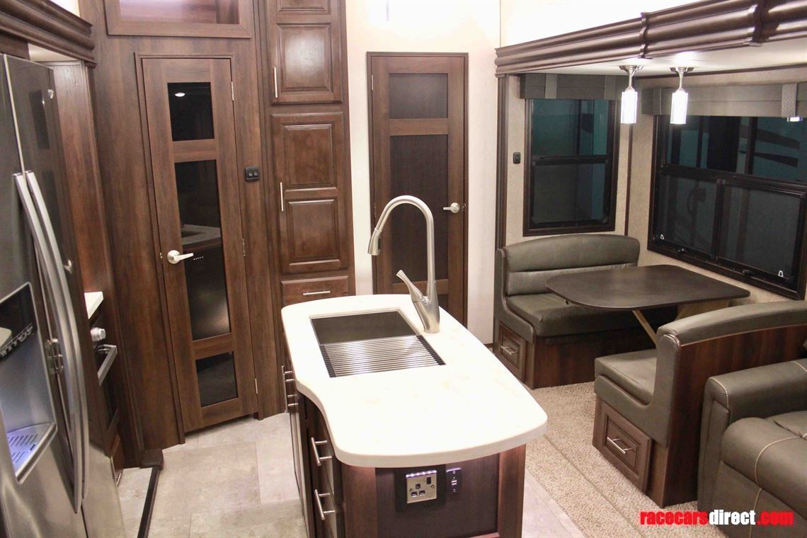 jayco-north-point-379dbfs