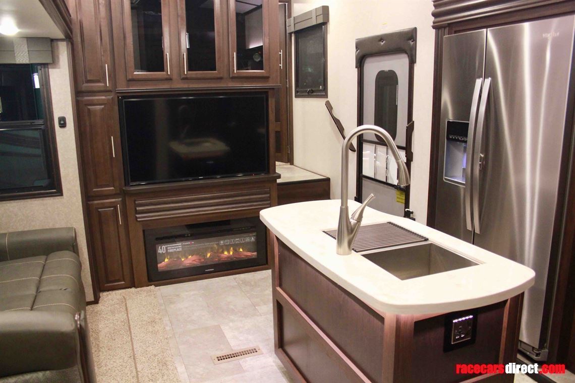 jayco-north-point-379dbfs