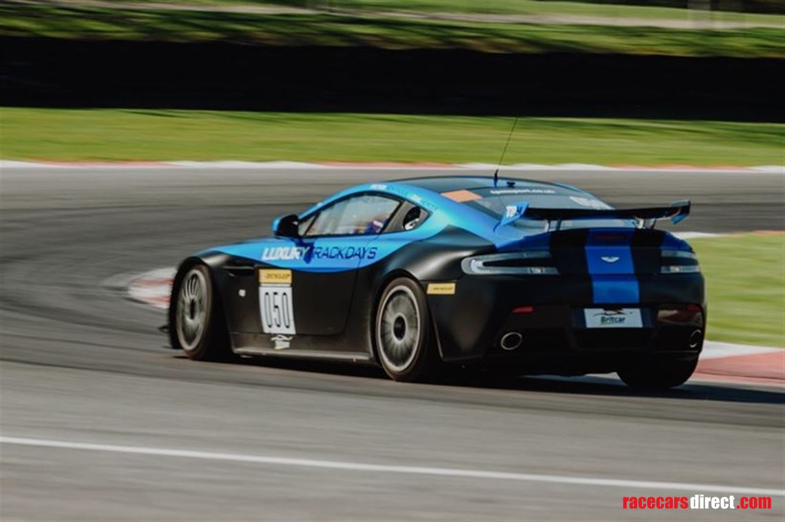 aston-martin-vantage-gt4