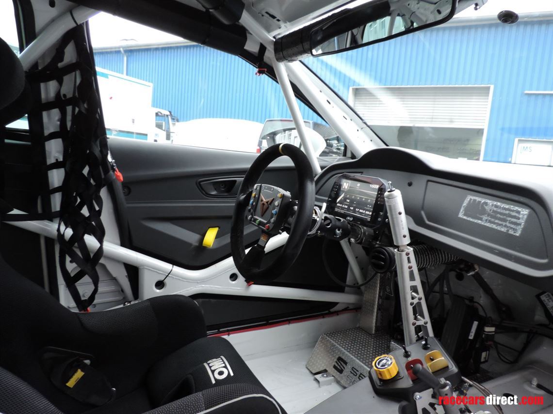 cupra-tcr-seq-with-very-low-mileage-for-sale