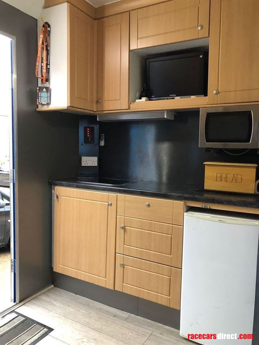 renault-premium-6x2-race-supporttransporter