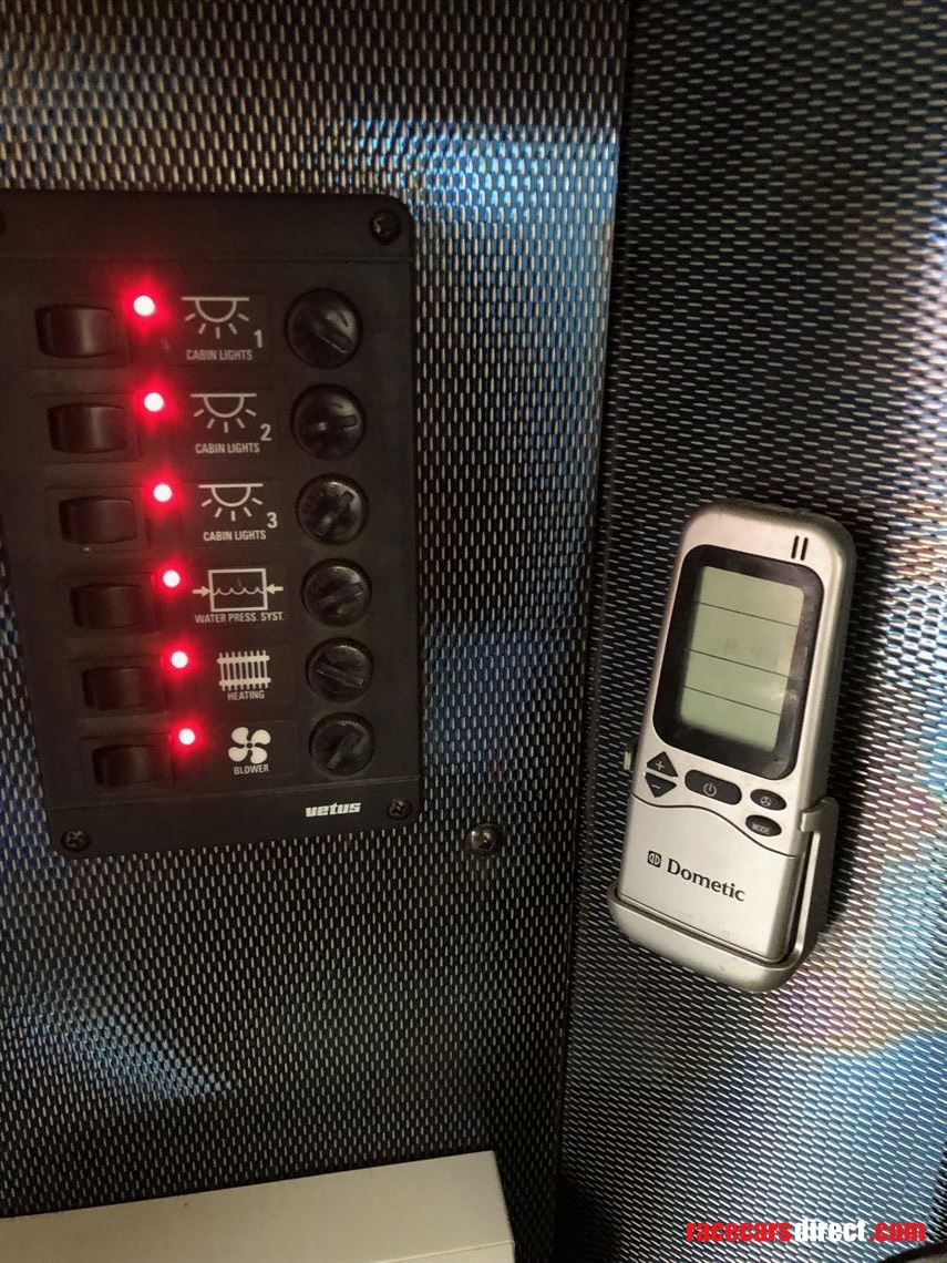 renault-premium-6x2-race-supporttransporter