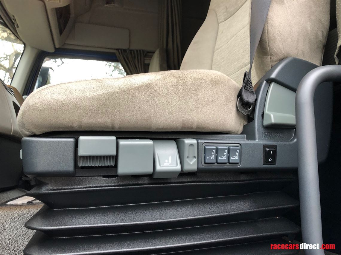 renault-premium-6x2-race-supporttransporter