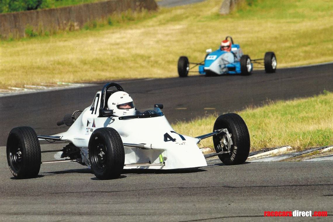 formula-ford-van-diemen-rf-85