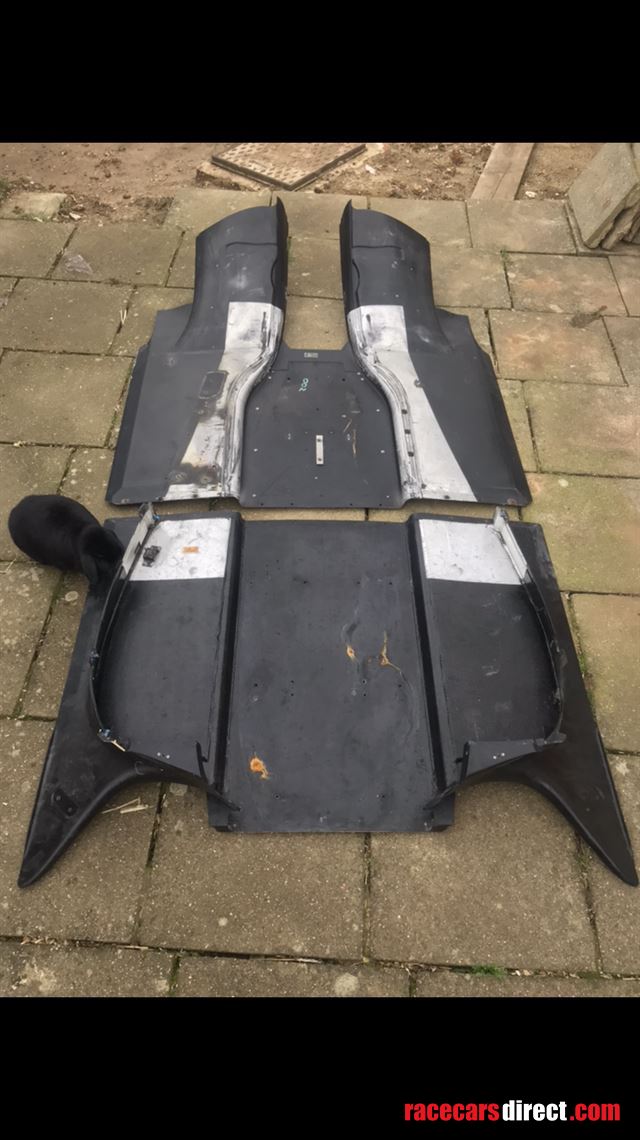 dallara-f309-11-front-and-rear-floors