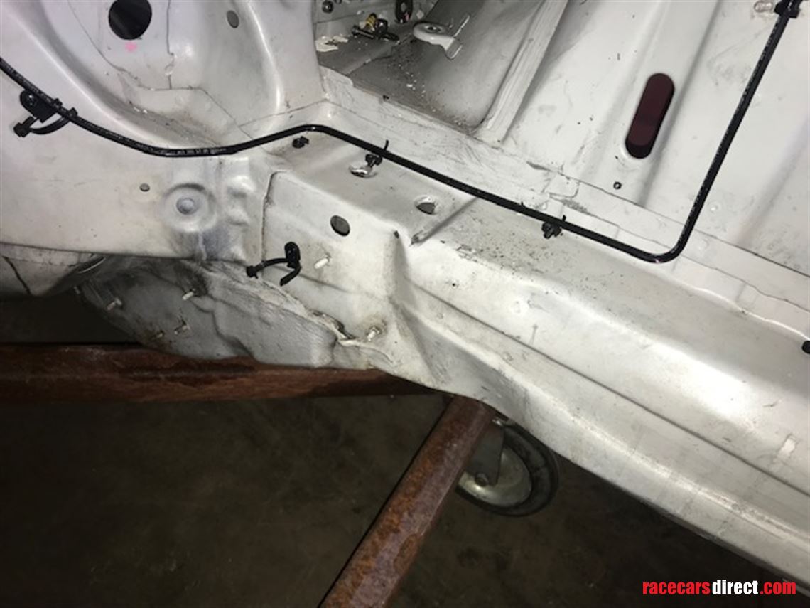 bmw-e46-m3-damaged-race-prepped-shell-with-v5