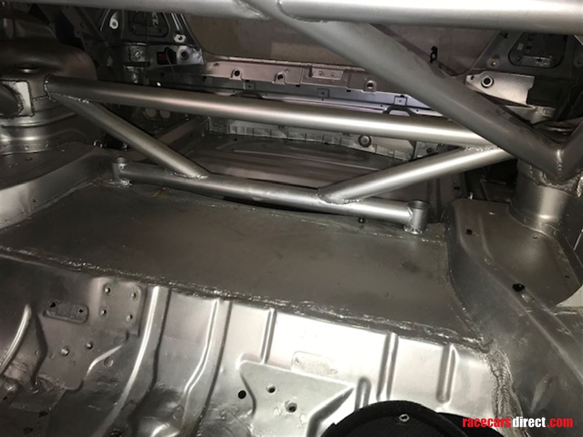 bmw-e46-m3-damaged-race-prepped-shell-with-v5