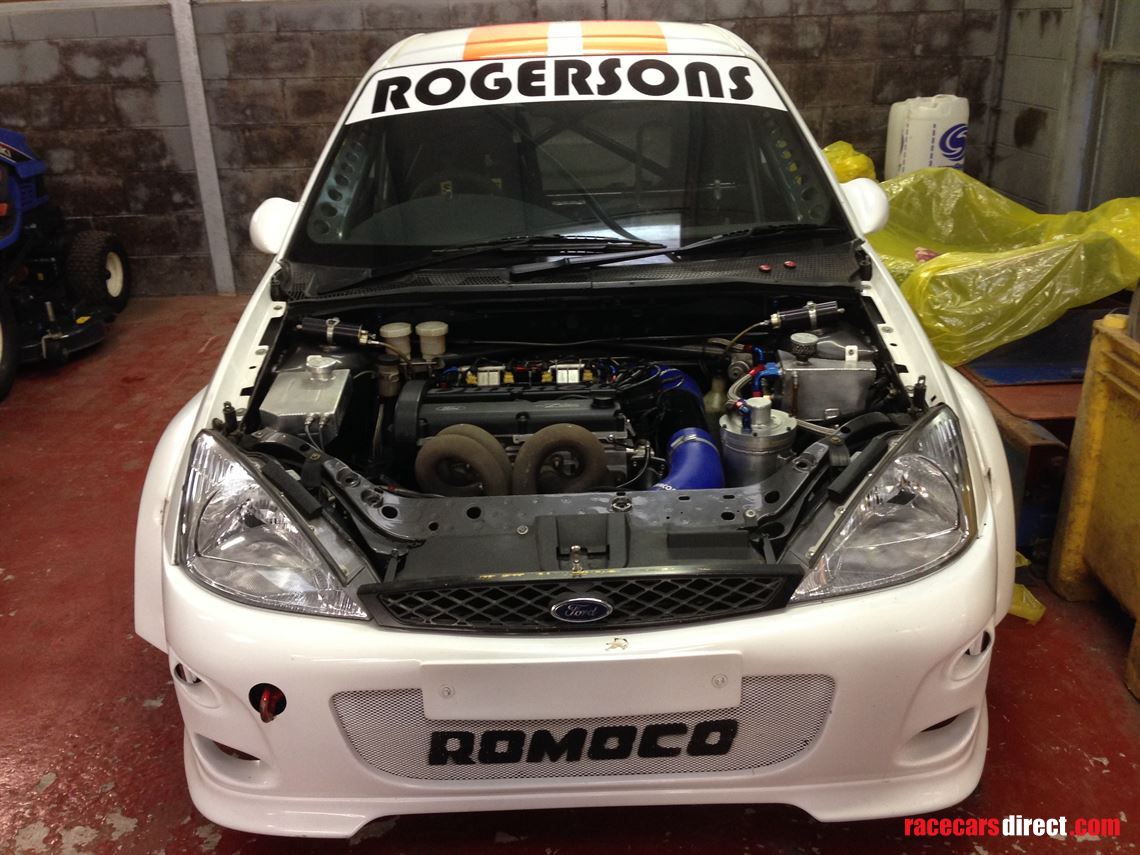 ford-focus-saloon-race-car-2000