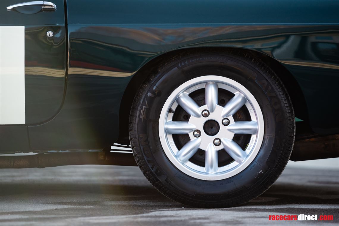 1964-mgb-roadster-fia-race-car