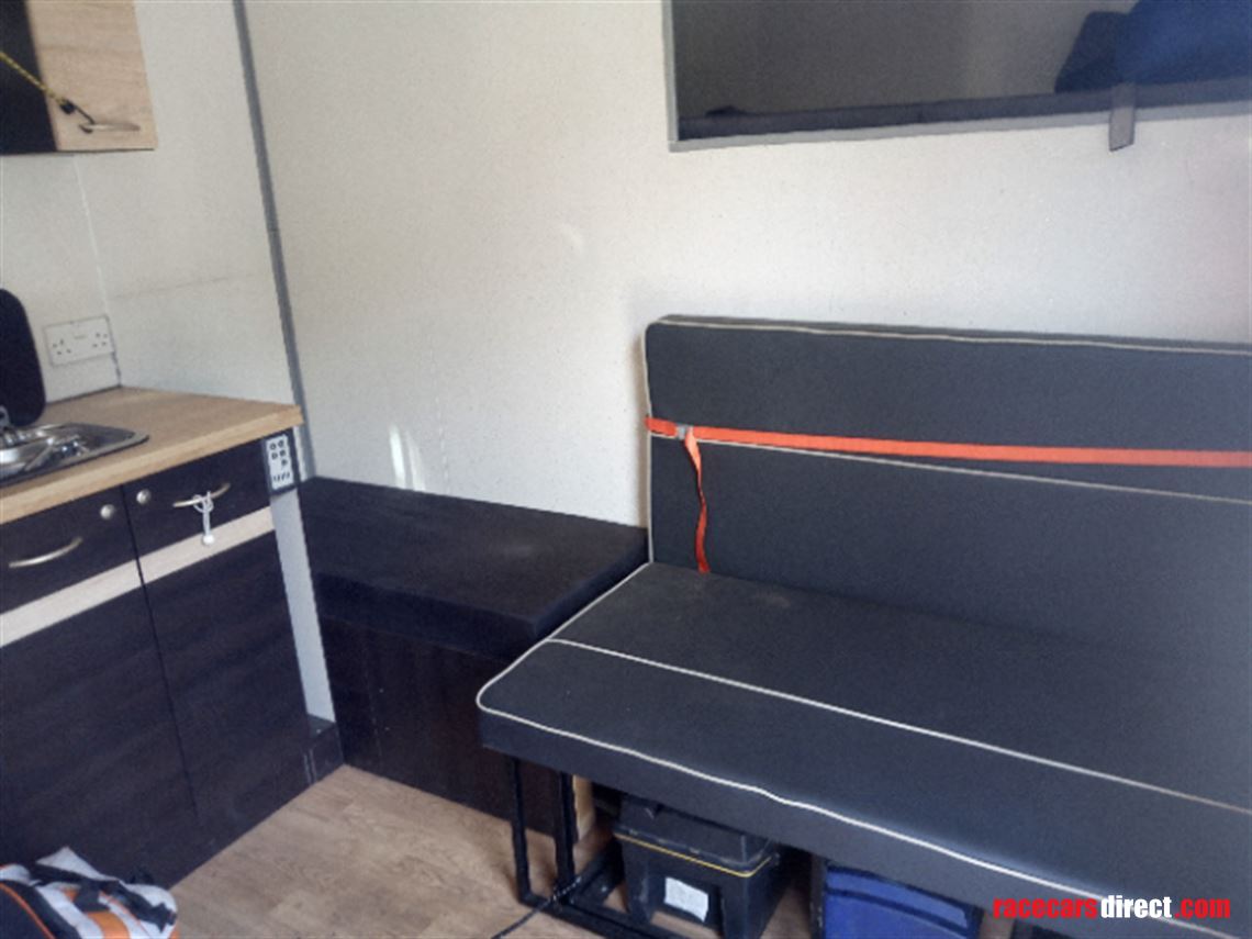 2002-iveco-cargo-75-tonne-race-lorry