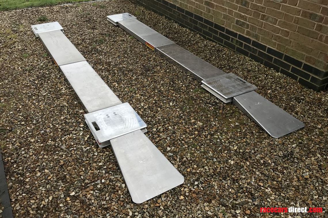 longacre-set-up-ramps-and-platforms