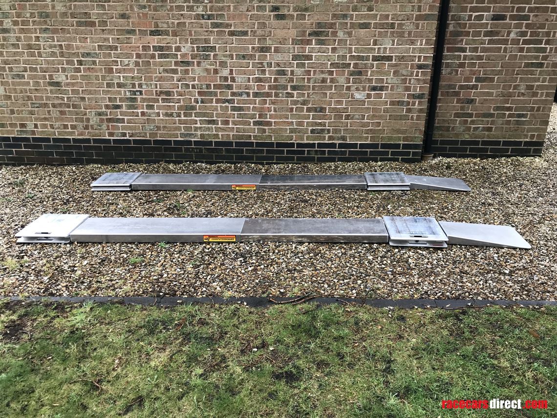 longacre-set-up-ramps-and-platforms