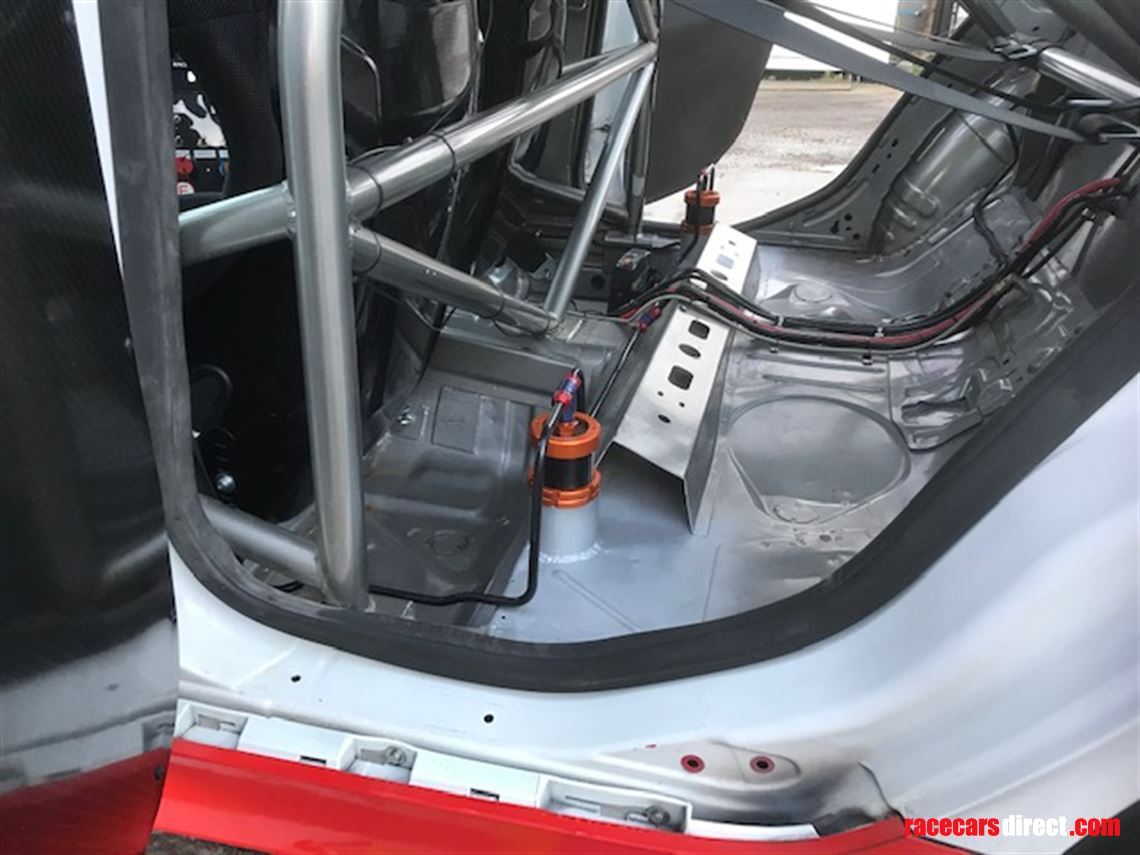 chevrolet-g8-holden-vxr8