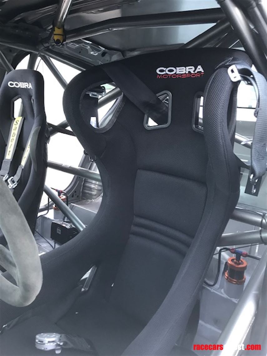 chevrolet-g8-holden-vxr8