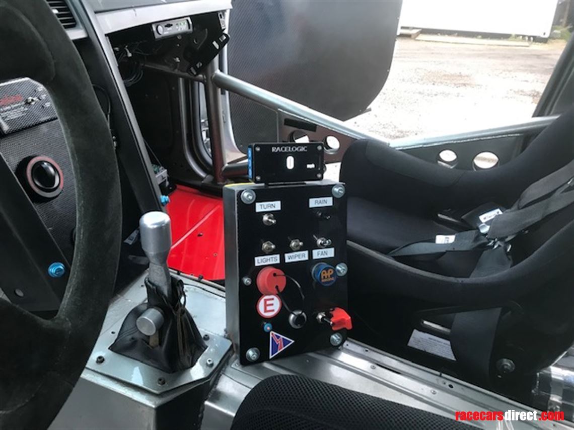 chevrolet-g8-holden-vxr8