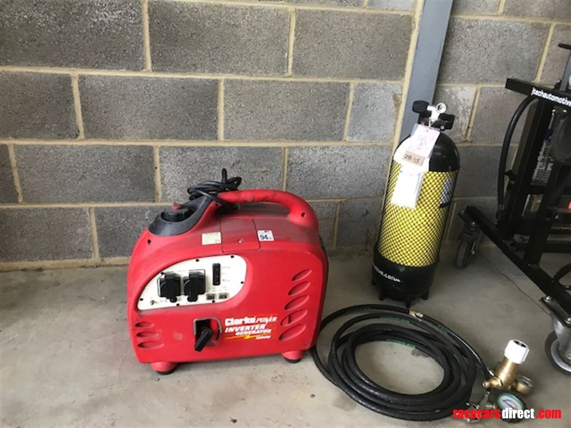 chevrolet-g8-holden-vxr8