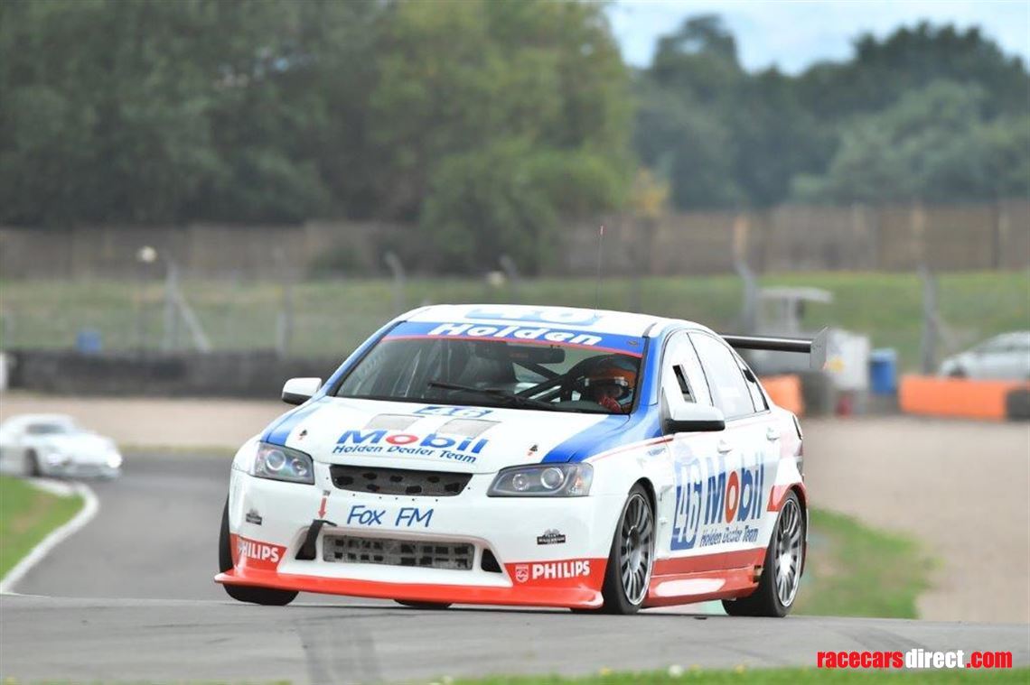 chevrolet-g8-holden-vxr8