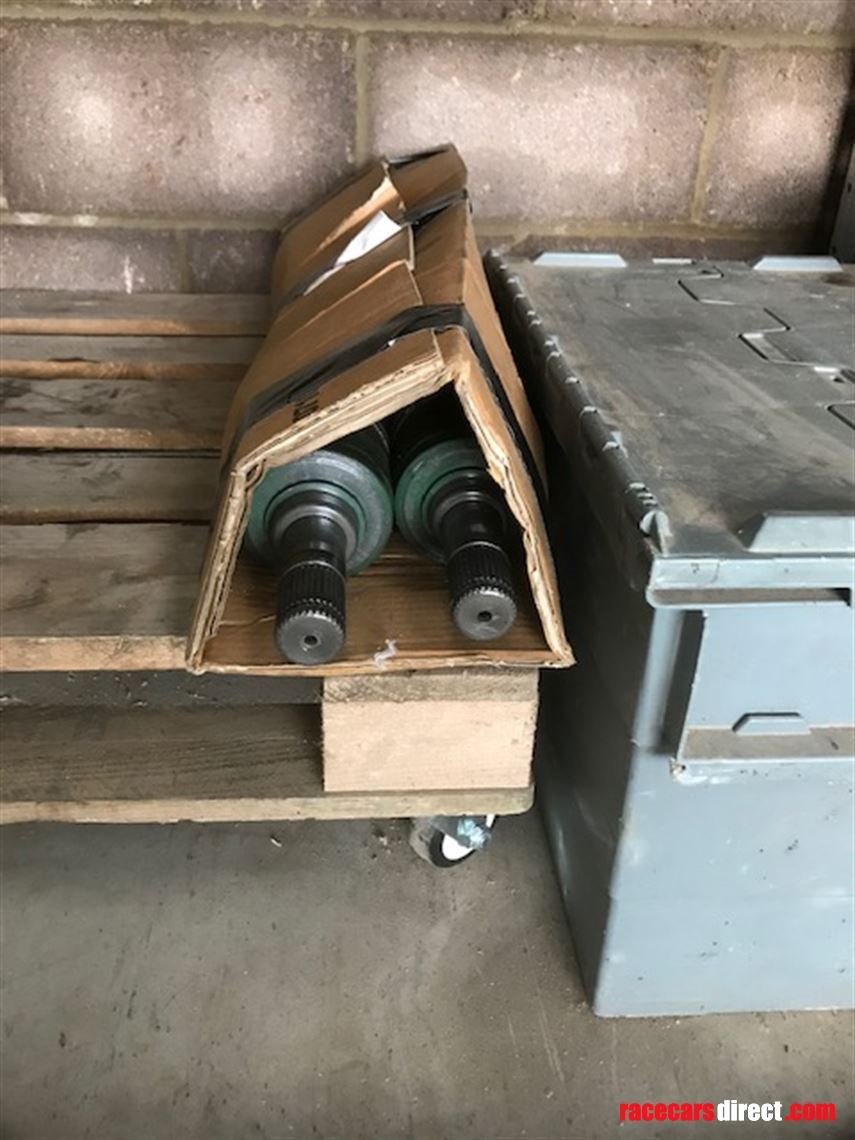 chevrolet-g8-holden-vxr8