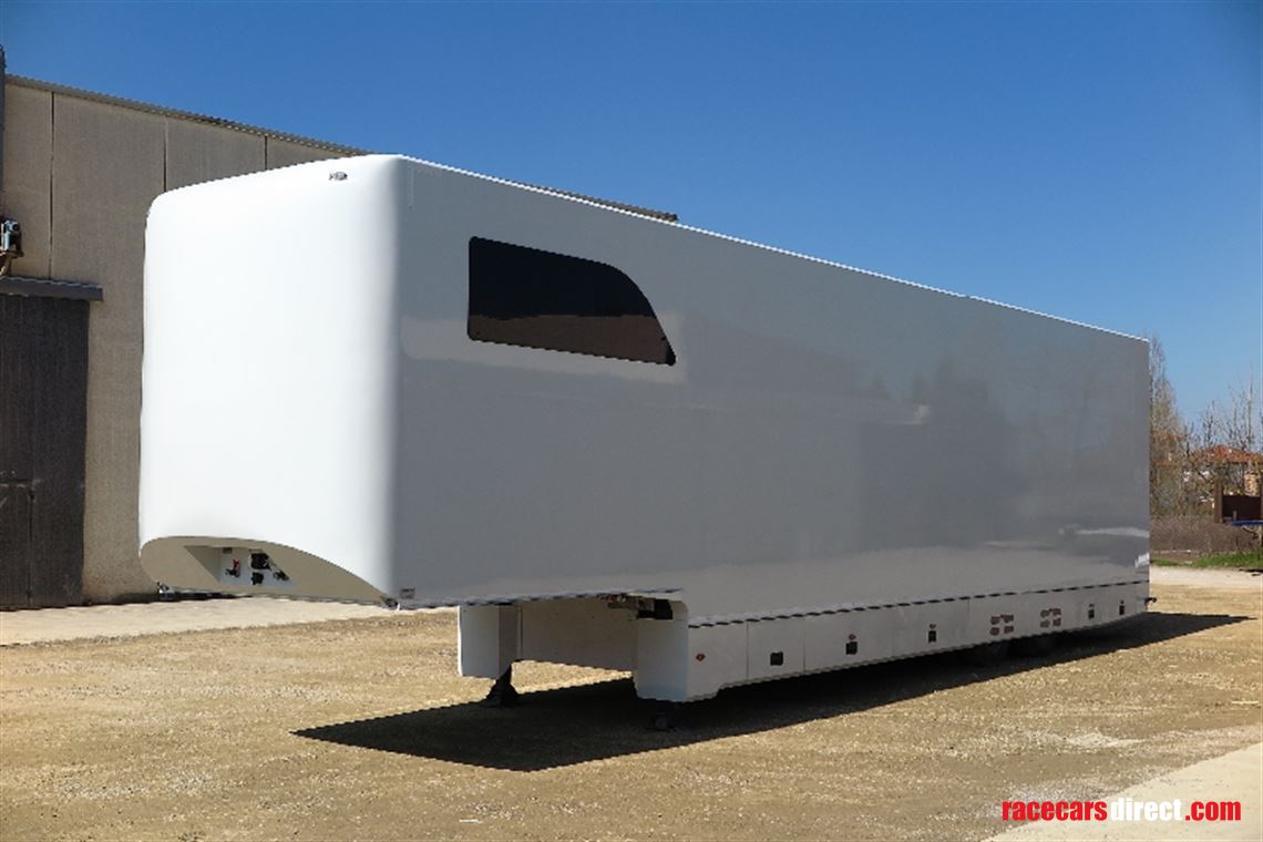 racetrailer-with-desk-white-awning-in-good-co