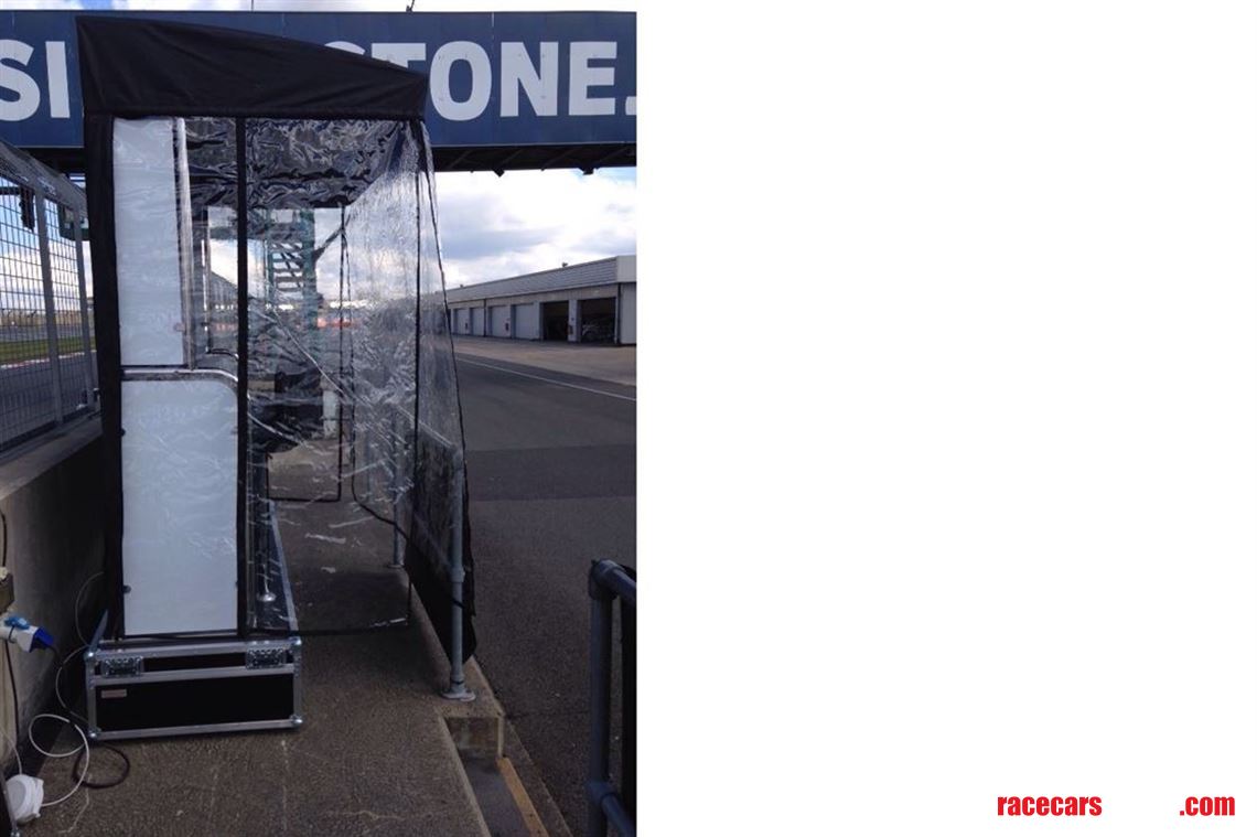 pit-perch-formula-caseliner-seats-screens