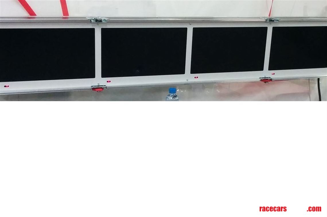 pit-perch-formula-caseliner-seats-screens