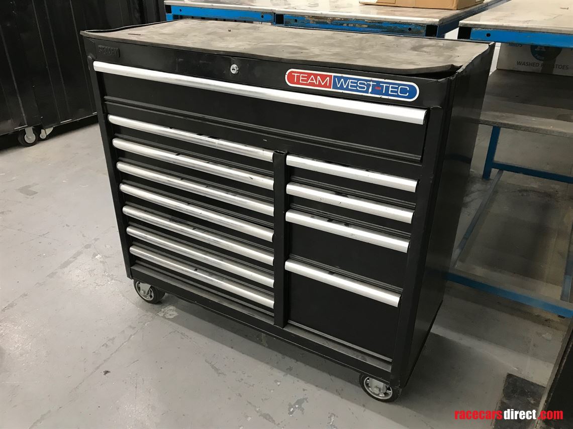 workshop-benches-and-cabinets