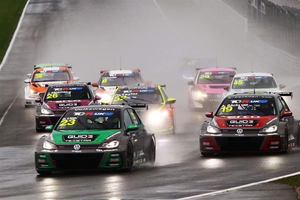 championship-winning-2018-vw-golf-gti-tcr-seq