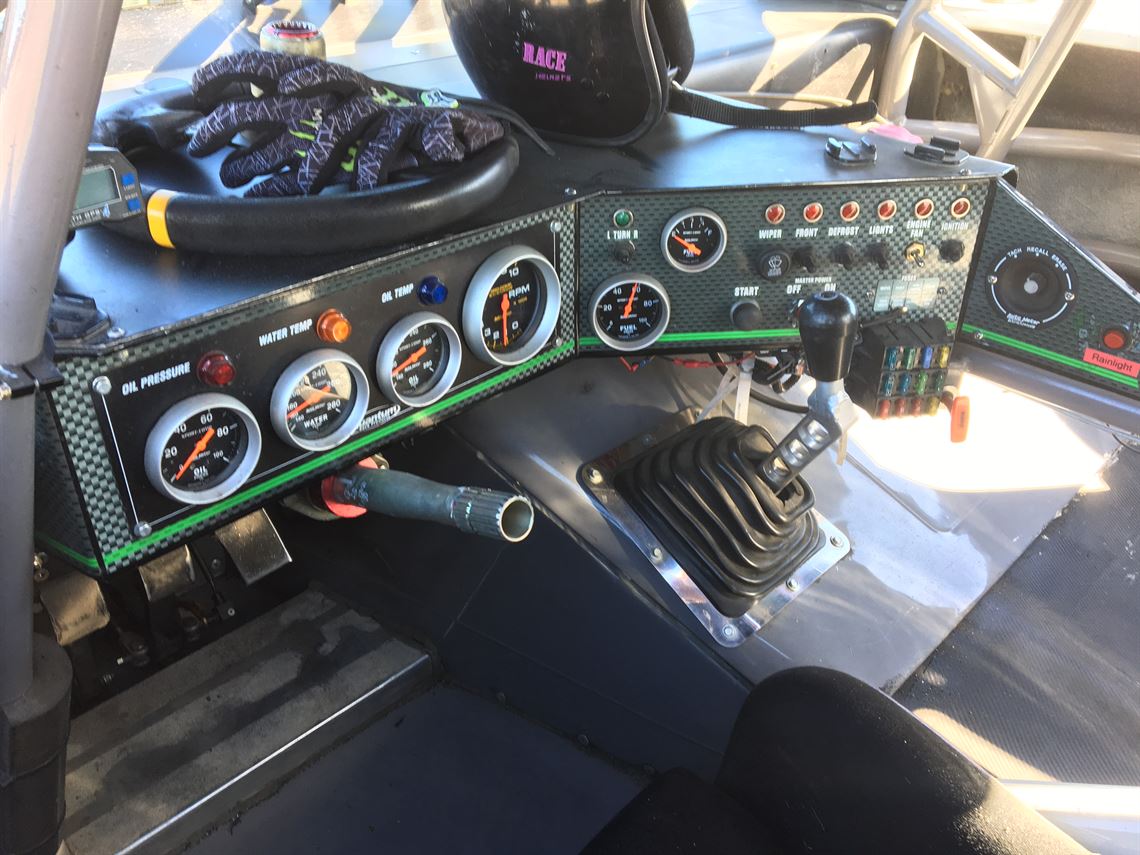 v8-thundercar-mustang