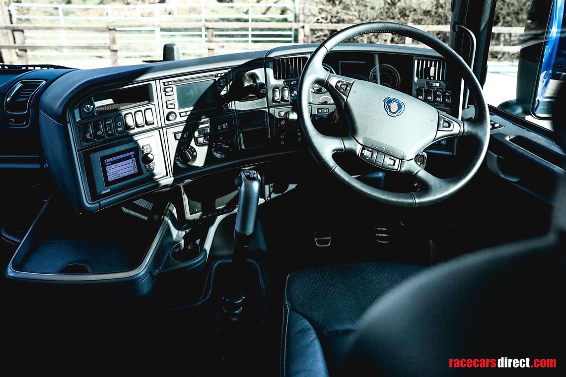 scania-v8-stx-luxury-motorhome