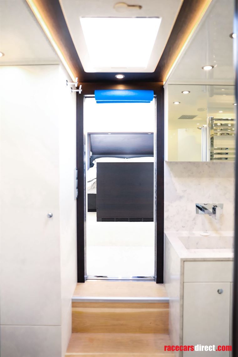 scania-v8-stx-luxury-motorhome