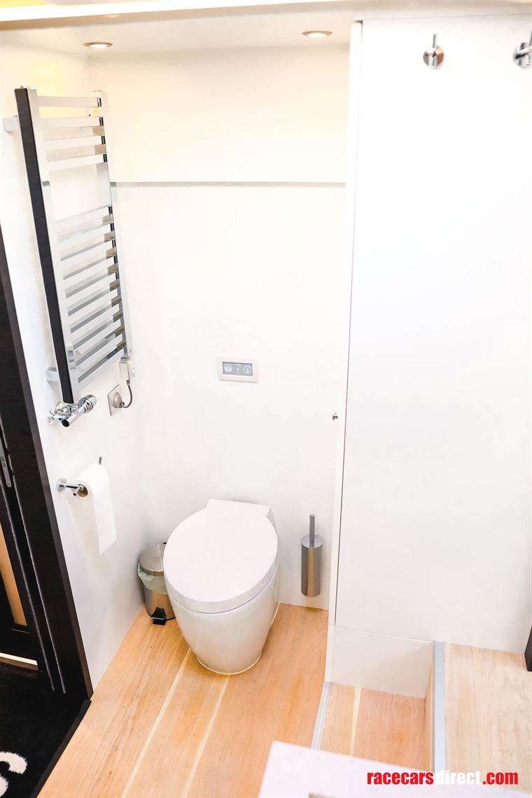 scania-v8-stx-luxury-motorhome