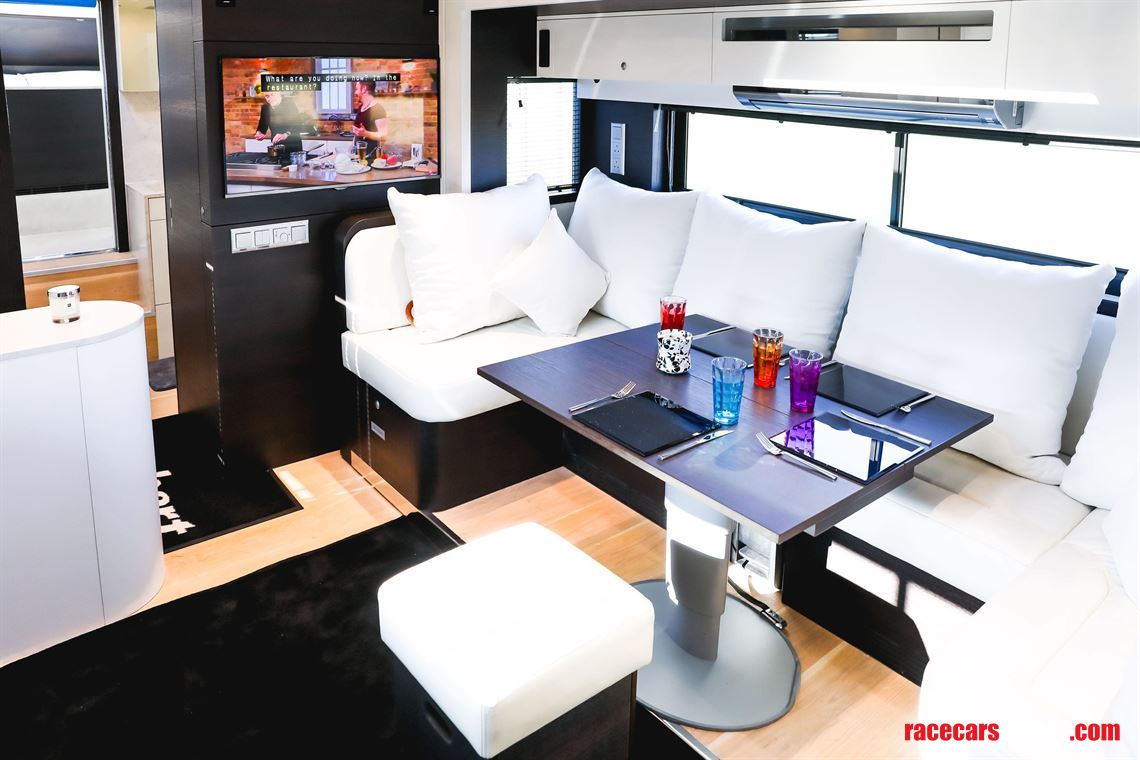 scania-v8-stx-luxury-motorhome