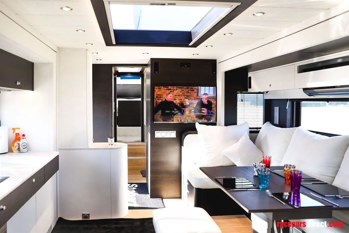 scania-v8-stx-luxury-motorhome
