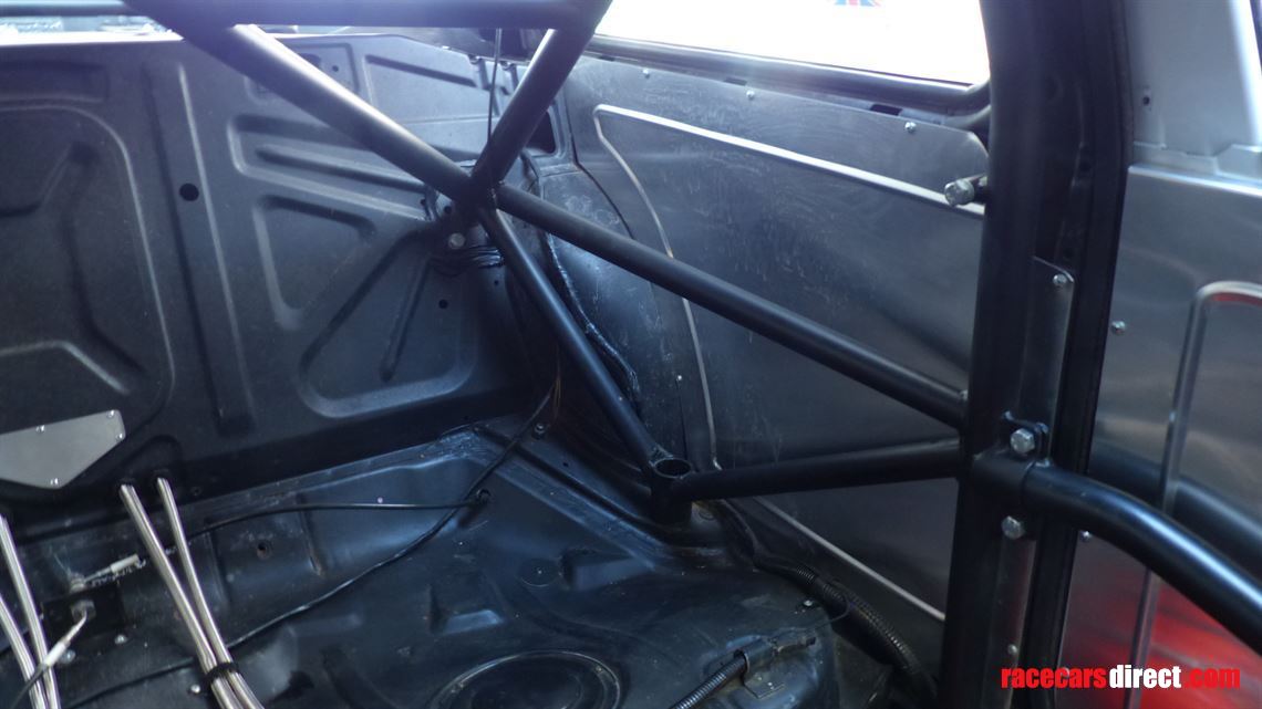 bmw-e30-325i-race-track-car