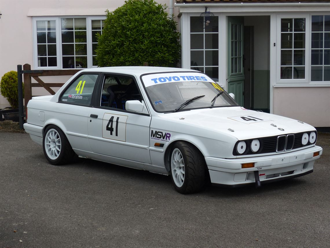 bmw-e30-325i-race-track-car