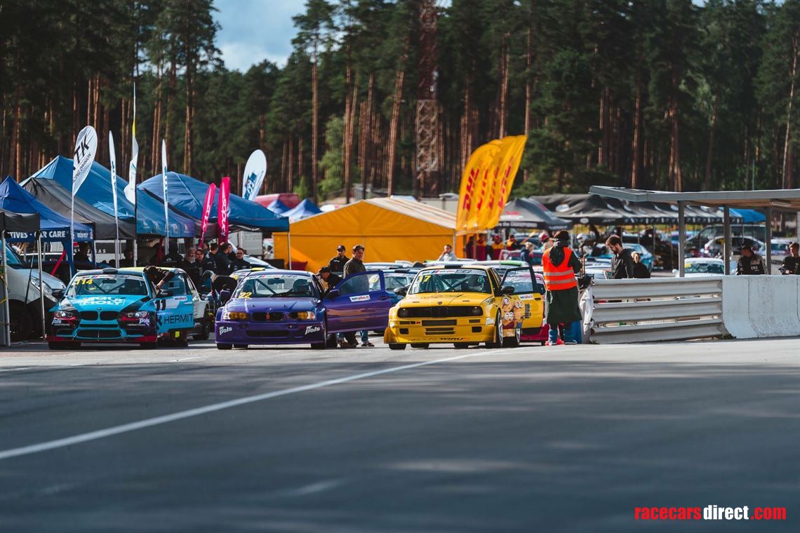 bmw-330-coupe-race-car-for-sale