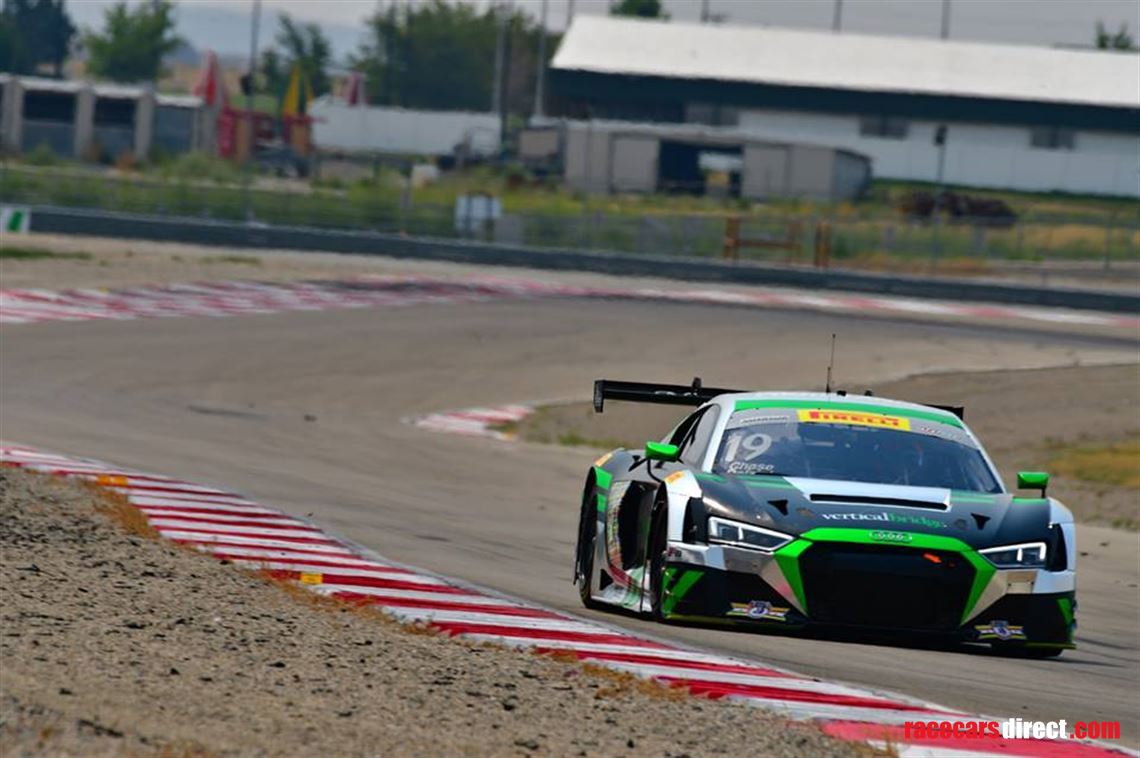 2016-audi-gt3-r8-lms