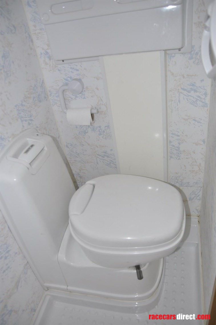 iveco-race-motor-home-with-double-decker-gara